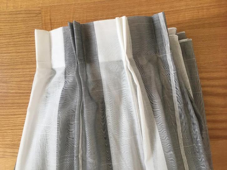 Gordijnen, Huis en Inrichting, Stoffering | Gordijnen en Lamellen, Zo goed als nieuw, 200 cm of meer, 200 cm of meer, Wit, Grijs