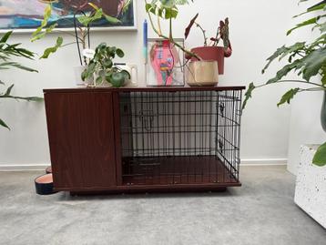 hondenbench Fido Studio van Omlet met garderobe in notelaar beschikbaar voor biedingen