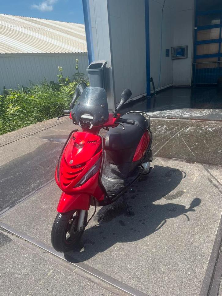 Piaggio zip, Fietsen en Brommers, Scooters | Piaggio, Zo goed als nieuw, Zip, Ophalen