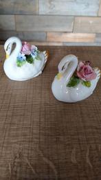 2x zwaan swan Royal Adderley Floral bone China, Antiek en Kunst, Antiek | Porselein, Ophalen of Verzenden