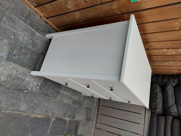 lade kastje beschikbaar voor biedingen