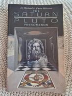Joy Michaud & Karen Hilverson - The saturn pluto phenomenon, Ophalen of Verzenden, Zo goed als nieuw, Spiritualiteit algemeen