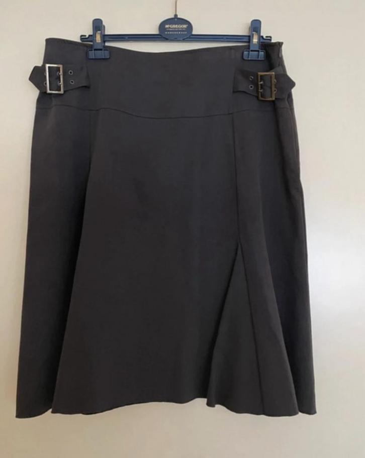 Taupe rok maat 40 ( L), Kleding | Dames, Rokken, Nieuw, Maat 38/40 (M), Bruin, Onder de knie, Ophalen of Verzenden