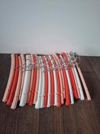 25x Houten Baby Kledinghangers - Wit & Roze, Kinderen en Baby's, Babykleding | Baby-zwemkleding, Ophalen of Verzenden