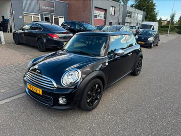 Mini 1.6 ONE 55KW 2013 Zwart APK beschikbaar voor biedingen