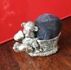 Vintage speldenkussen beer. Metaal., Ophalen of Verzenden