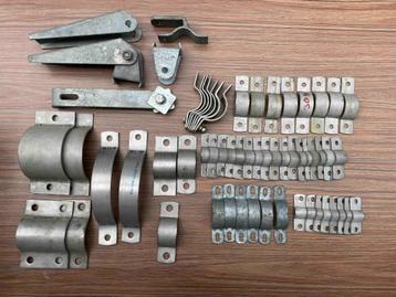 Metalen beugels (diversen) beschikbaar voor biedingen