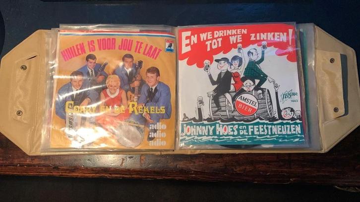 Coole vintage singels-map + 24 Nederlandse krakers!, Cd's en Dvd's, Vinyl Singles, Gebruikt, Nederlandstalig, Ophalen of Verzenden