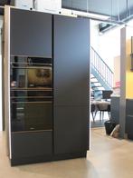 dM6 Luxe designkeuken met industriële uitstraling, Ophalen, Zwart, Nobilia-Werke J. Stickling GmbH & Co. KG, Nieuw