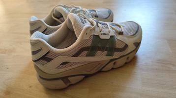 Karhu Super Fulcrum Icicle Green Mt. 43/43,5 nieuw €65 beschikbaar voor biedingen