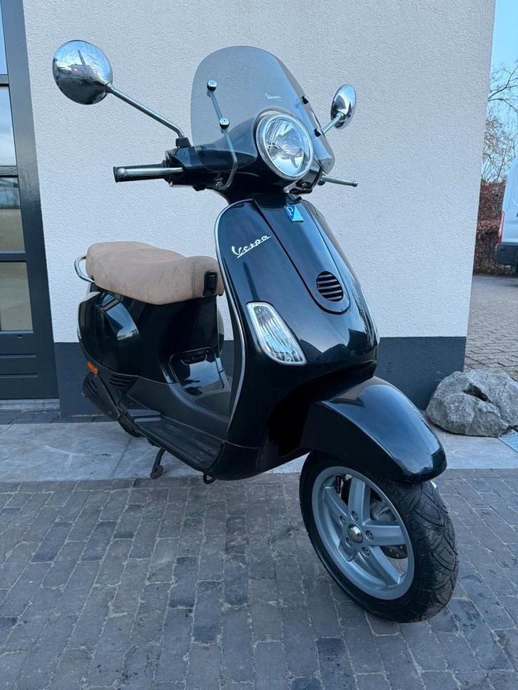 ⭐️Vespa lx 2 takt 70cc Brom nette staat 13028 km⭐️, Fietsen en Brommers, Scooters | Vespa, Zo goed als nieuw, Vespa LX, Tweetakt