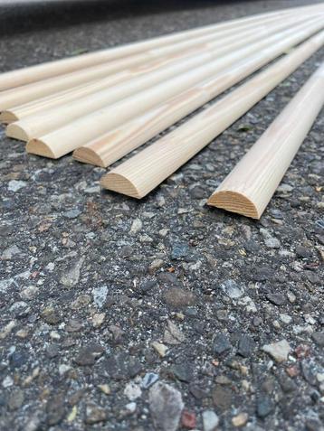 8x Half ronde latten grenen 12x29x2700mm beschikbaar voor biedingen