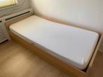 een persoonsbed met opbergruimte onder het matras, Huis en Inrichting, Slaapkamer | Bedden, Ophalen, 90 cm, Eenpersoons, Zo goed als nieuw