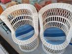 Twee rieten kinderstoelen met kussens, Ophalen
