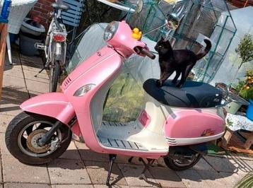 WIE OH WIE IS ER HANDIG MET SCOOTERS????  beschikbaar voor biedingen