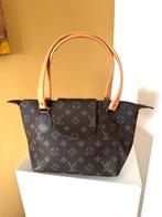 Beeldige clutch, handtas, tas bruin met logo CHCS, Ophalen of Verzenden, Zo goed als nieuw, Bruin, Handtas