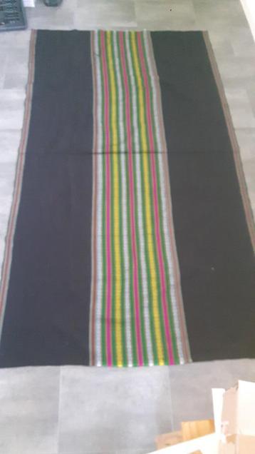 Tafel loper of lapstof beschikbaar voor biedingen