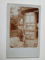 Fotokaart Nunspeet Vrouw in Klederdracht op Fiets, Ophalen of Verzenden, Voor 1920, Ongelopen, Gelderland