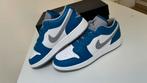 Jordan 1 Low - Maat 38.5 - Nieuw in doos!, Kleding | Heren, Schoenen, Blauw, Nieuw, Ophalen of Verzenden, Sneakers of Gympen