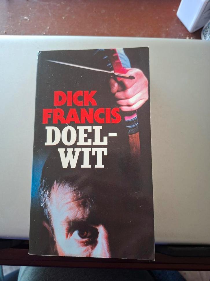 Dick Francis - Doelwit, Boeken, Detectives, Zo goed als nieuw, Tv-bewerking, Ophalen of Verzenden