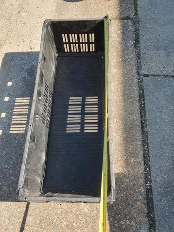 Krat 112x44x29cm gratis beschikbaar voor biedingen