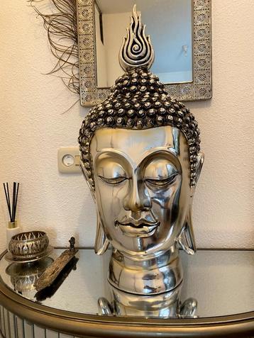 Buddha beschikbaar voor biedingen