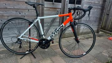 B'TWIN triban 520 48cm S shimano nieuwstaat beschikbaar voor biedingen