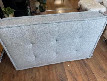 Hocker/grote hangstoel beschikbaar voor biedingen