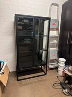 Stijlvolle industriële zwarte kast, Antiek en Kunst, Antiek | Meubels | Kasten, Ophalen of Verzenden