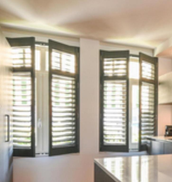 Antraciet Shutters op Maat - Blend Stijl, Huis en Inrichting, Stoffering | Gordijnen en Lamellen, Nieuw, 150 tot 200 cm, 100 tot 150 cm
