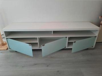 Tv meubel beschikbaar voor biedingen