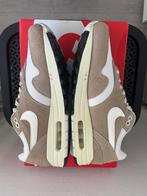 Nike Air Max 1 '87 'Hangul Day' maat 42.5, Ophalen of Verzenden, Nieuw, Overige kleuren