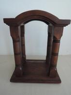 Houten kapel met glas voor (Maria) beeldje, Ophalen of Verzenden, Zo goed als nieuw