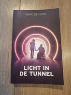 Marc de Hond - Licht in de tunnel, Boeken, Ophalen, Zo goed als nieuw, Marc de Hond