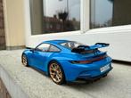 1:18 Porsche 911 (992) GT3 blauw gouden velgen Minichamps, Minichamps, Auto, Ophalen of Verzenden, Zo goed als nieuw