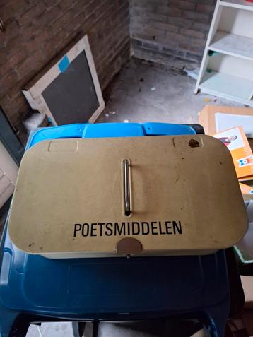 Vintage Schoenpoetsdoos beschikbaar voor biedingen