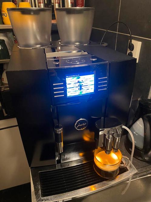 Jura Giga X8c Professional, in goede staat, Witgoed en Apparatuur, Koffiezetapparaten, Gebruikt, Gemalen koffie, Koffiebonen, Koffiemachine