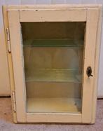 Houten vitrinekastje, 2 plankjes van geslepen glas, Rhenen, Ophalen, Minder dan 50 cm, Gebruikt, Glas