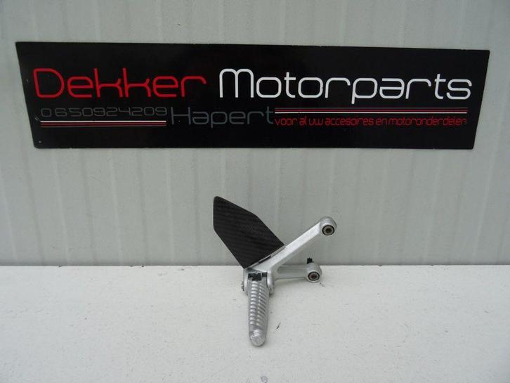 Rechter Voetsteun / Schetsplaat Ducati 749 / 999 2003-2006, Motoren, Onderdelen | Ducati, Gebruikt, Ophalen of Verzenden