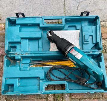 Makita JR3000V Reciprozaag + Zaagbladen beschikbaar voor biedingen