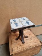 Tafeltje met Tichelaar aardewerk tegels, Ophalen