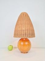 Vintage pine Houten bollamp rotan kap tafellamp bol ‘70, N, Vintage, Ophalen of Verzenden, N