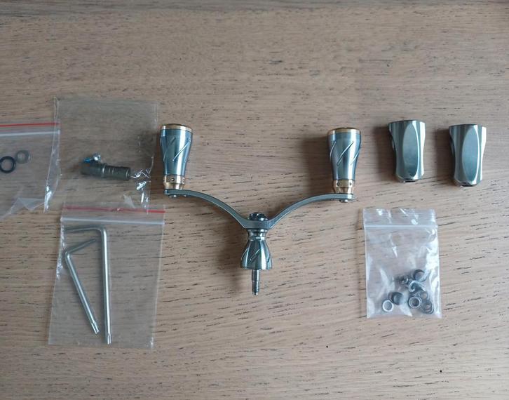 CUSTOM handle + extra grips — NIEUW, Watersport en Boten, Hengelsport | Roofvissen, Nieuw, Molen, Ophalen of Verzenden