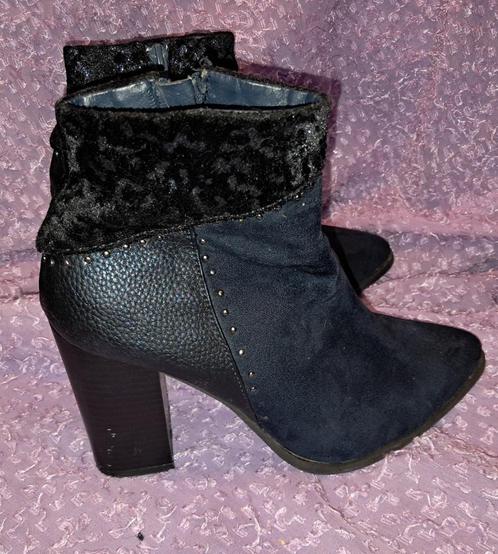 Leuke Donker blauwe enkel laarsjes Maat 37 van eksept, Kleding | Dames, Schoenen, Zo goed als nieuw, Blauw, Ophalen of Verzenden