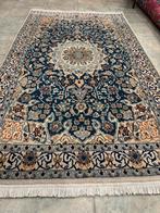 Perzisch tapijt uit Nain-Iran 210x124, Ophalen, Beige, Zo goed als nieuw, 200 cm of meer