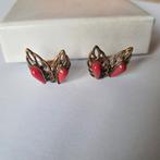 Oude oorclips oorbellen rode steentjes, Sieraden, Tassen en Uiterlijk, Antieke sieraden, Verzenden, Overige materialen, Oorbellen