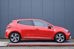 Renault Clio 1.0 TCe R.S. Line (bj 2021), Gebruikt, Leder en Stof, 49 €/maand, Origineel Nederlands