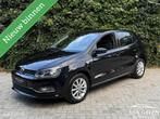 Volkswagen Polo 1.0 Lounge Airco|Cruise|Pdc|Apk, Gebruikt, Huisgarantie, Met garantie (alle), Zwart