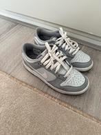 Nike low dunks grijs, Kleding | Dames, Schoenen, Nike, Ophalen of Verzenden, Sneakers of Gympen, Grijs