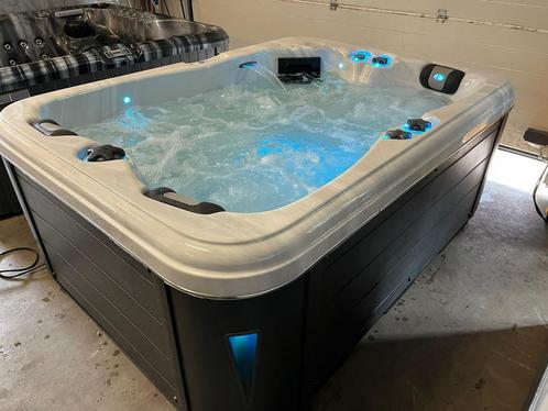 Demo 3 pers Spa Jacuzzi Renew  incl. Garantie & Bezorging, Tuin en Terras, Zwembad-toebehoren, Zo goed als nieuw, Ophalen of Verzenden